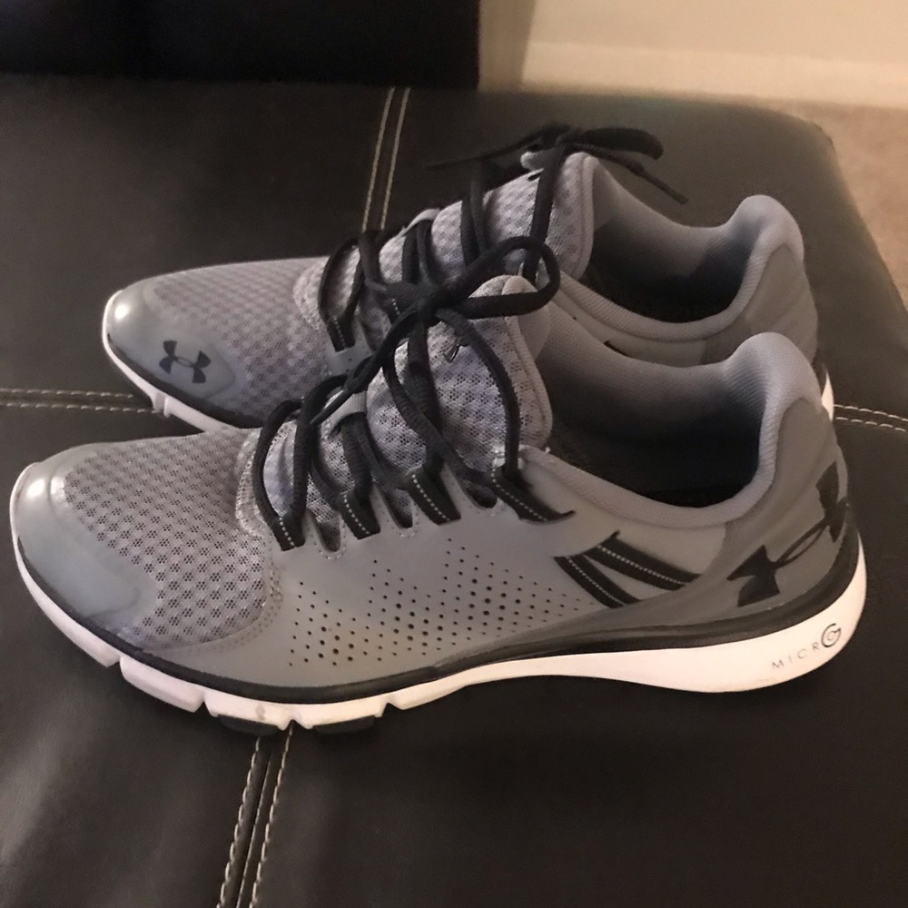 Men’s UA shoes